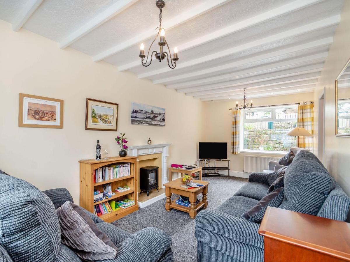 Esklets Cottage Уитби Экстерьер фото