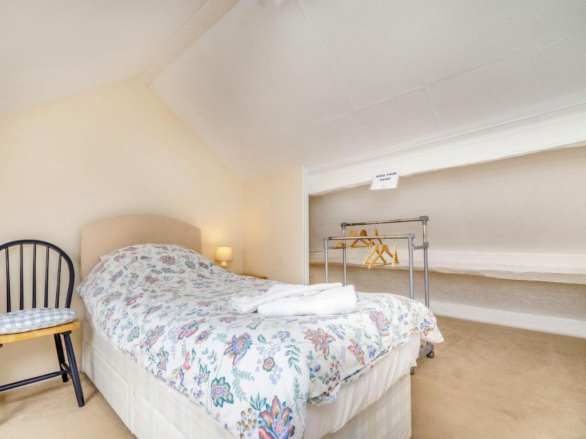 Esklets Cottage Уитби Экстерьер фото